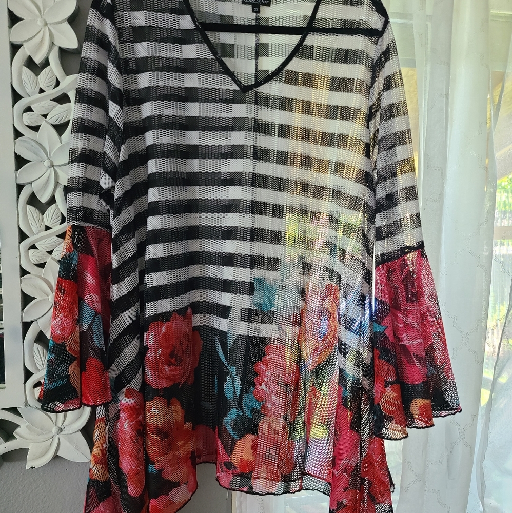 Floral/stripe top